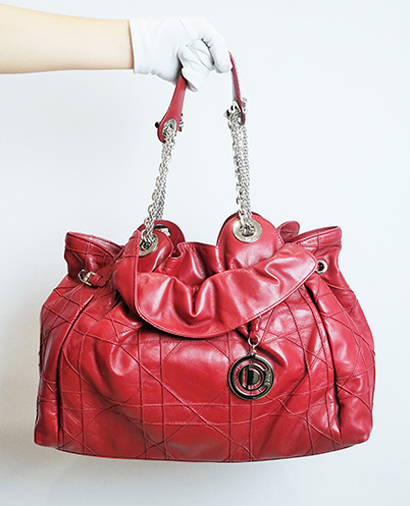 Le Trente, front view